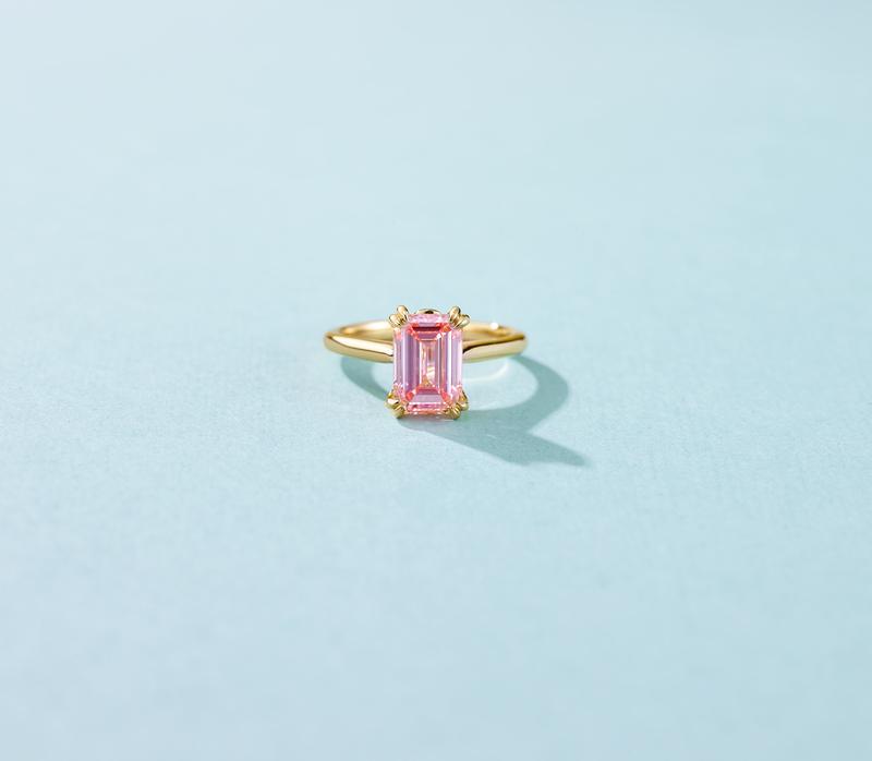 Pink emerald-cut ring in yellow gold